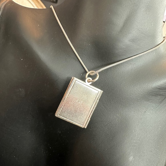 Vintage 925 Sterling Silver Custom Photo Double Locket Necklace - Picture 4 of 4